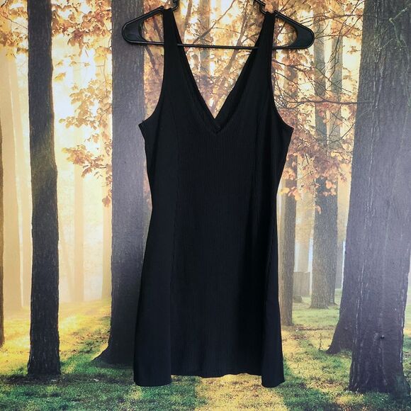 ASOS Design Sleeveless Con Dress V Neck Ribbed Mini Tank In Black Size 2 Buttons - Picture 3 of 9